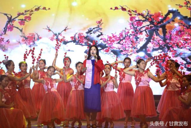 兰州工业学院举办纪念建党97周年大型音诗画（组图）